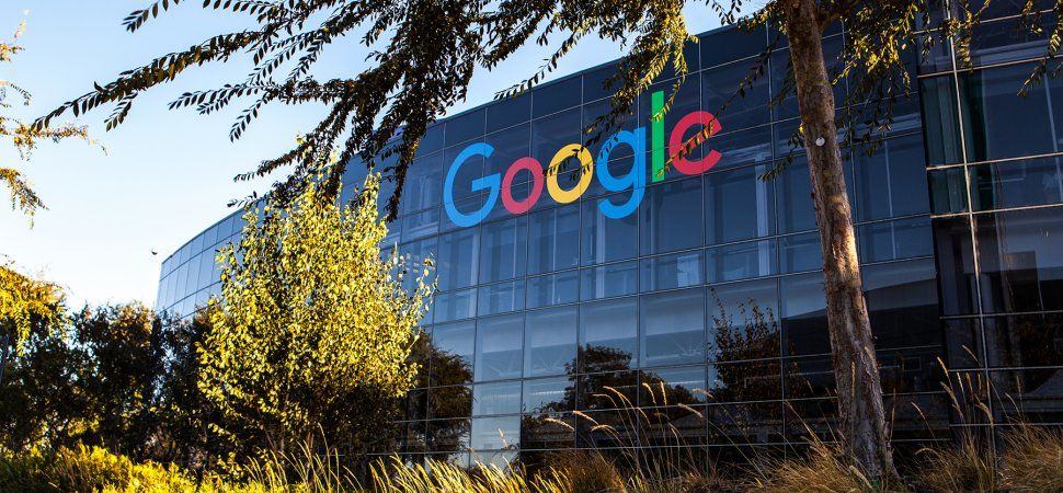 Google согласился выплатить бывшему топ-менеджеру компании Амиту Сингхалу $45 миллионов после увольнения в 2016 году.
