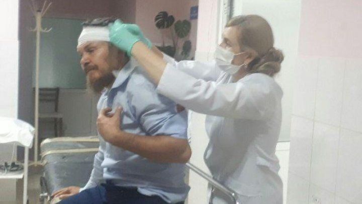 Врачам и полиции о нападении сообщила супруга священника.