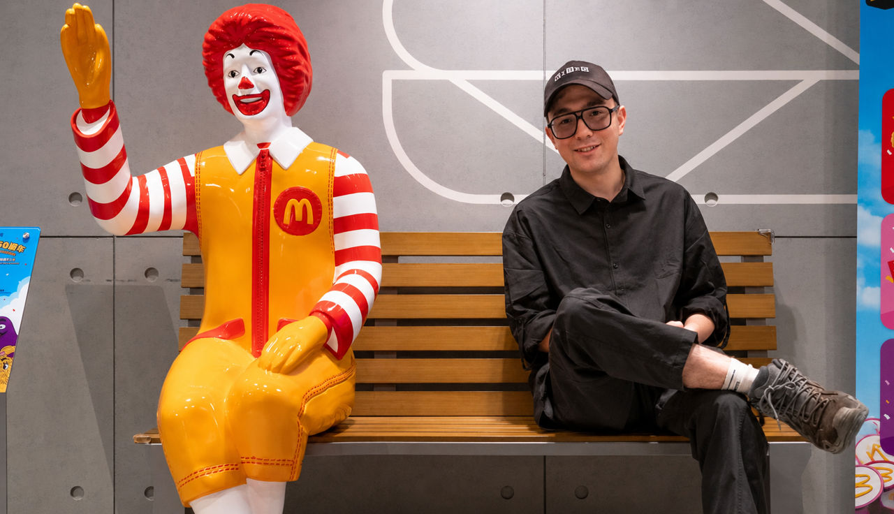 Журналист спросил у McDonald’s, что компания знает о нём, и получил досье на 515 страниц.