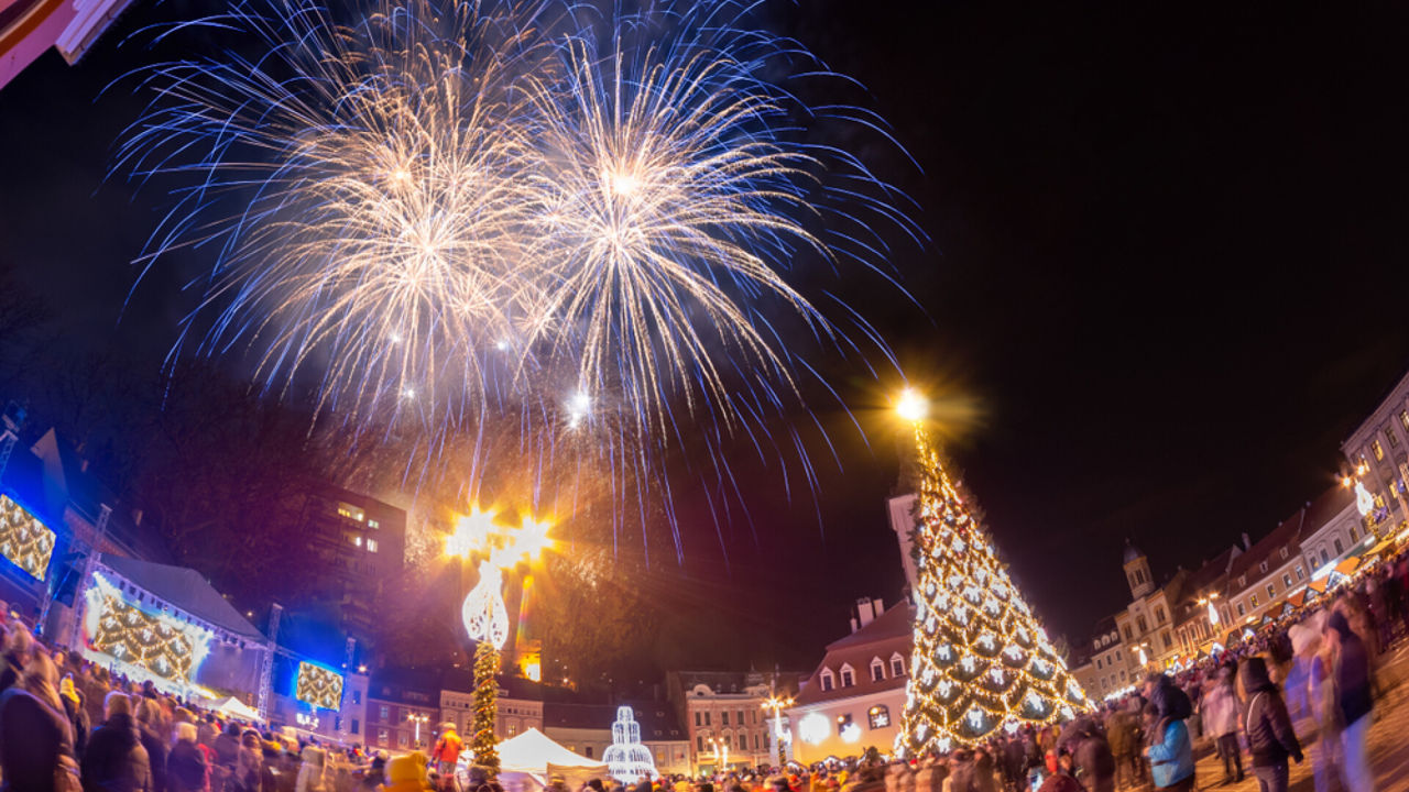 Mai multe orașe din România renunță la artificiile de Revelion pentru a proteja animalele.