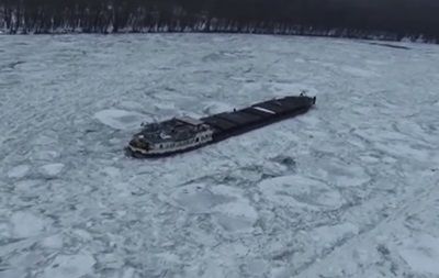 Экипаж исчерпал все продовольственные запасы.