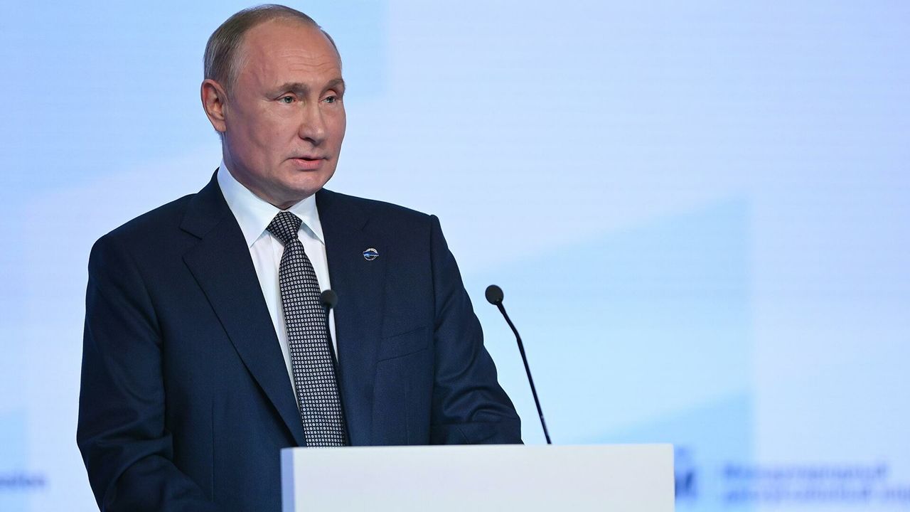 Путин высказался против обязательной вакцинации от COVID-19.