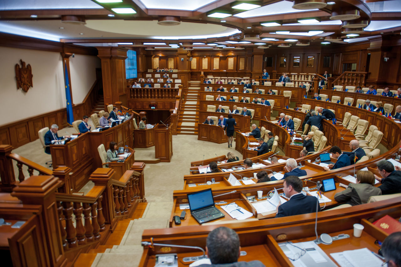 В молдавском парламенте стартует осенняя сессия.