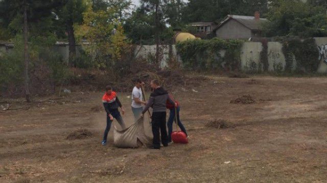 Cimitirul Eroilor Români din Chișinău, salubrizat de voluntari