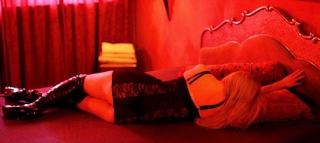 Grupare internațională de trafic de persoane, deconspirată. Doi moldoveni au fost reținuți.