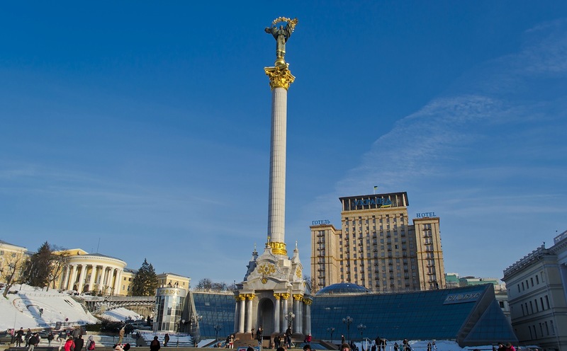 В гостиницу «Украина» просят приносить медикаменты и обезболивающее.