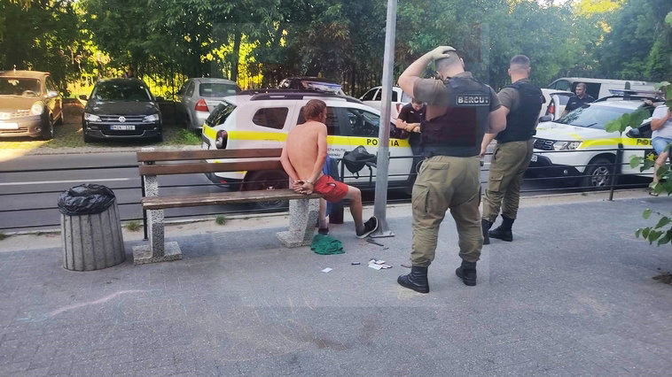 В Кишиневе задержан мужчина, угрожавший ножом прохожим.
