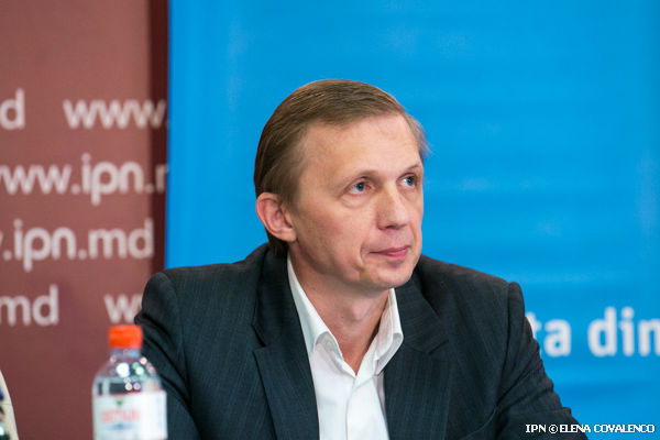 Журналист Александр Стахурский.