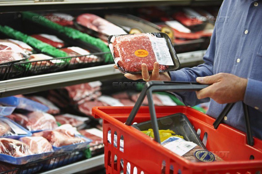 Цены на продовольственные товары в январе повысились на 1,2%.