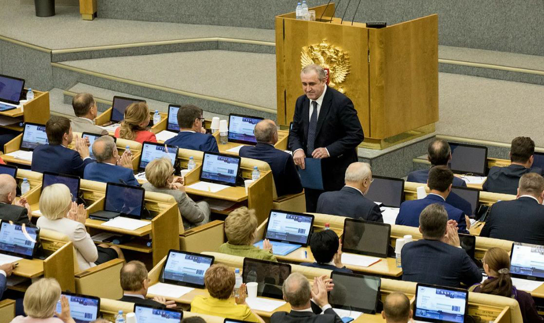 Депутатам Госдумы от «Единой России» запретили покидать страну.