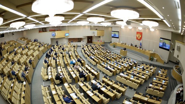 Предусматривается возможность выдачи обыкновенных рабочих виз членам семьи иностранных граждан, въезжающих в РФ.
