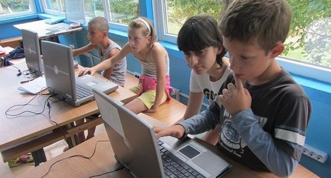 В конце работы летнего лагеря по информатике ребята получат компьютеры.