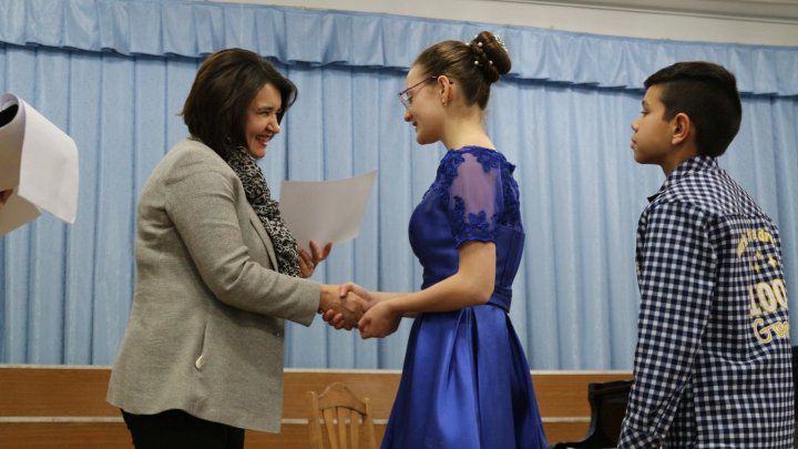 Gala tinerelor talente: Elevi și profesori din țară, premiați