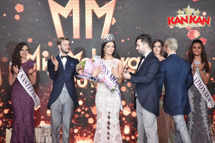 O elevă de doar 16 ani a fost desemnată Miss Moldova 2016. Foto: kankan.md