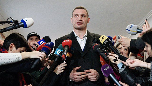 Кличко назвал провокацией драку украинских и английских фанатов.