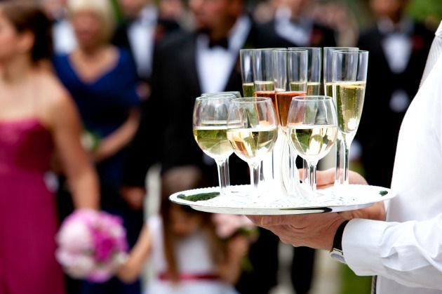 Peste 46.000 de moldoveni sunt dependenţi de alcool. Foto: blog.marry.md