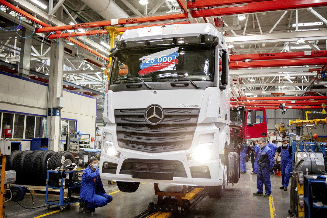 Mercedes-Benz приостанавливает сотрудничество с "Камазом".