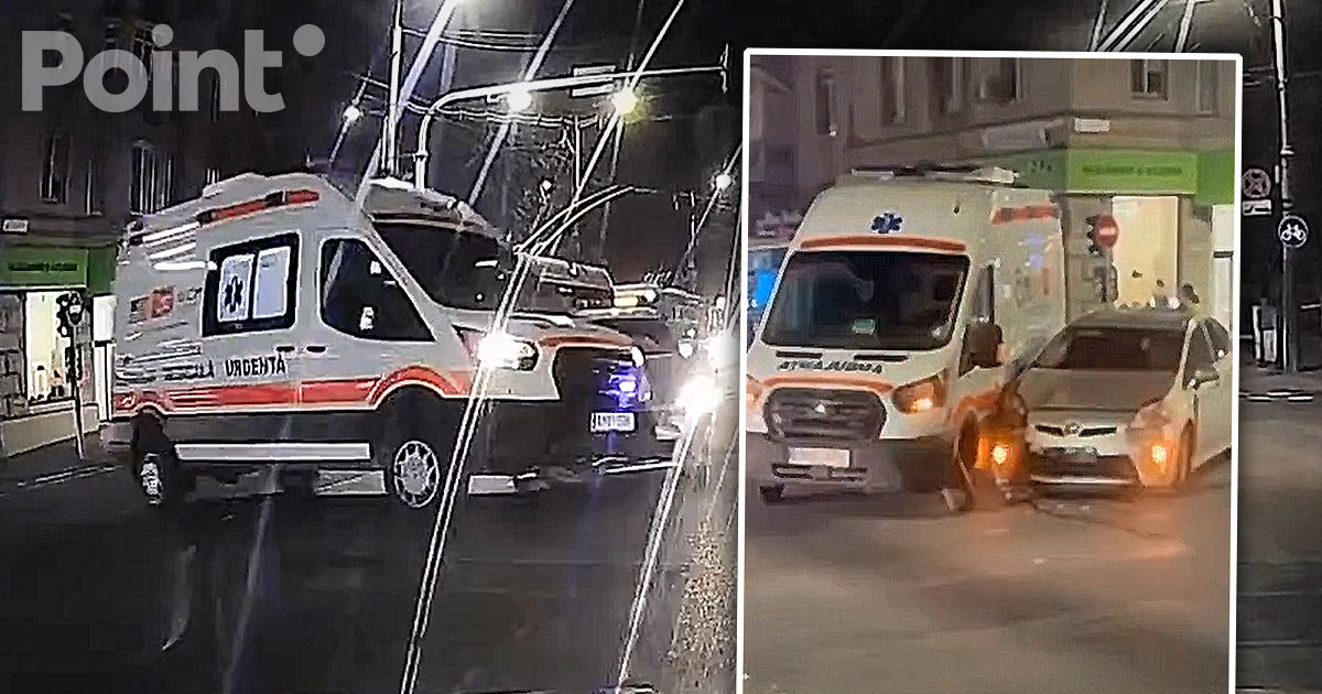 Accident cu implicarea unei ambulanțe în Capitală: Momentul, surprins pe video.