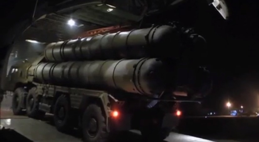 Выгрузка С-300 в Сирии попала на видео.