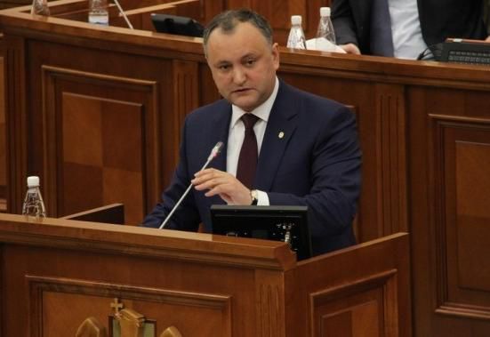 În cele din urmă, hotărîrea privind prelungirea cu 15 zile a termenului de prezentare a raportului a fost adoptată de Legislativ.