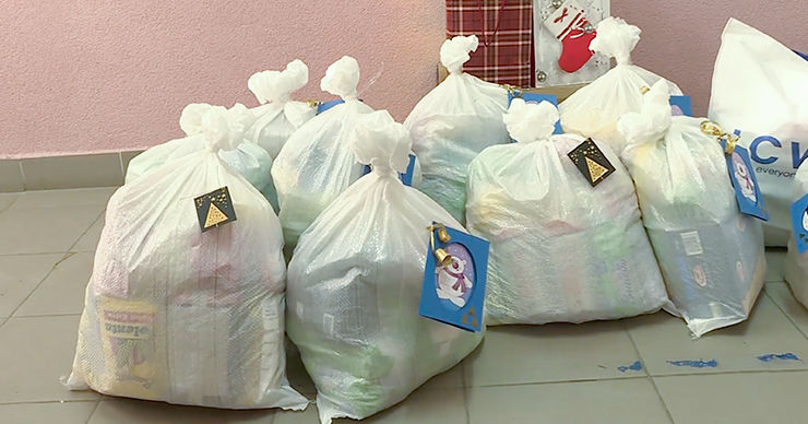 Ученики столичного лицея собрали в Сочельник продукты для социальной столовой.