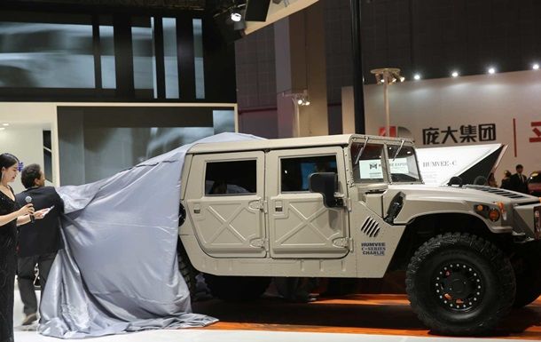 В США будут снова производить гражданский Hummer H1.