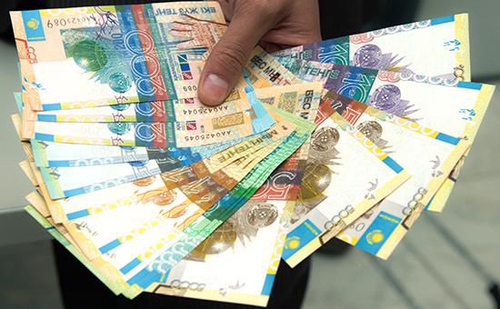 Жители Астаны также не могут купить американскую валюту.