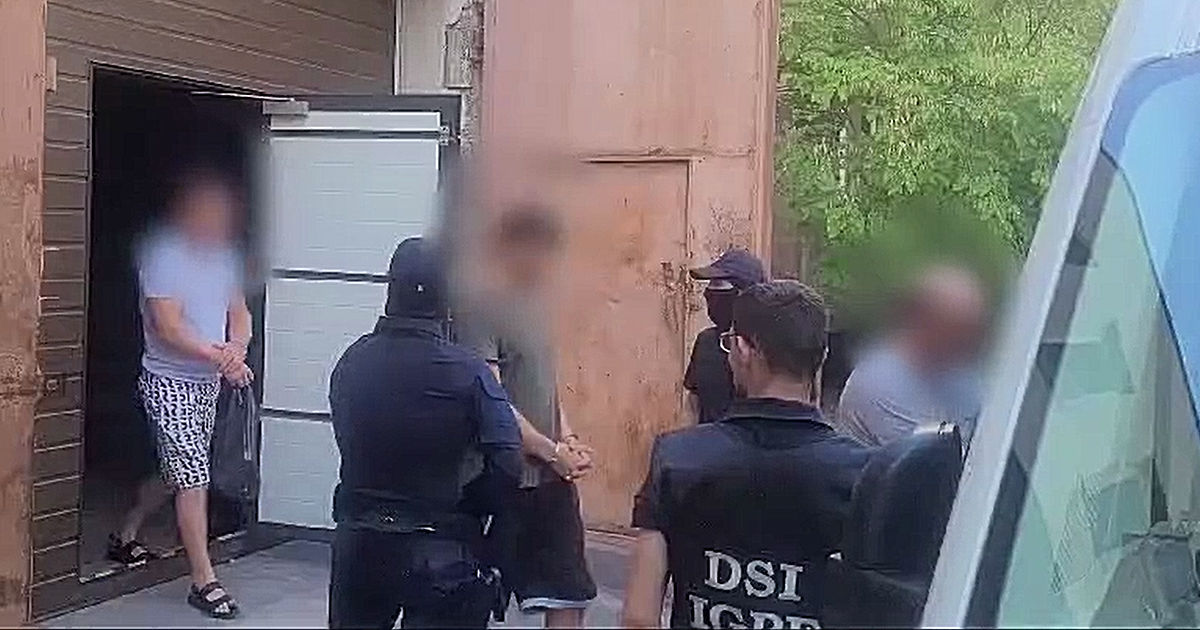 Zece persoane, suspectate de transport ilegal de cetățeni din Ucraina în Moldova.