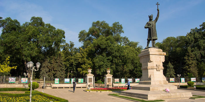 Четыре компании подали заявки на реконструкцию парка "Штефан чел Маре" в Кишинёве.