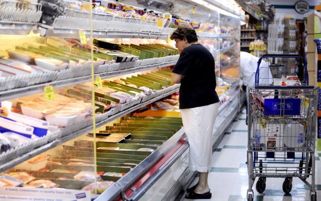 În luna ianuarie, preţurile medii de consum au crescut cu 0,8 la sută.  Foto: adevarul.ro