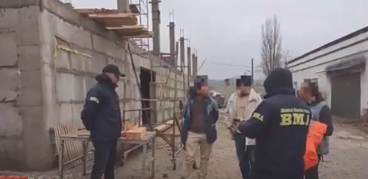 Пятеро граждан Турции, незаконно работавших на стройке, оштрафованы.