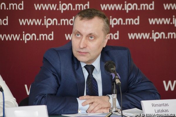 Посол Литвы в Республике Молдова Римантас Латакас. 