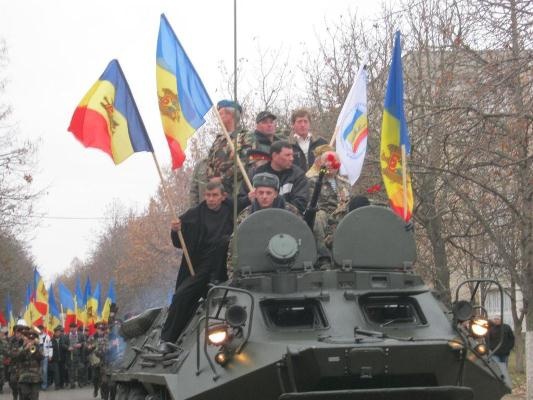 Так было и в 1992 году. Власти отдыхали и развлекались, вместо того чтобы быть начеку по всей стране.    Фото: news.mail.ru