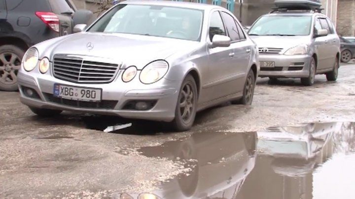 Strada principală din Bălți, ca după război. Lucrul, lăsat baltă