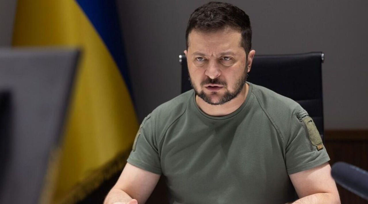 Зеленский утвердил решение СНБО о санкциях против олигархов и родственников Путина.