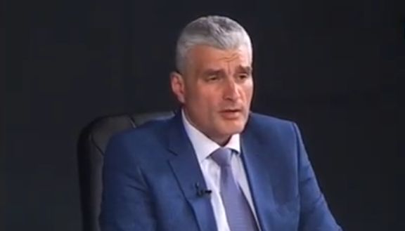 Депутат от блока "АКУМ" Александр Слусарь.