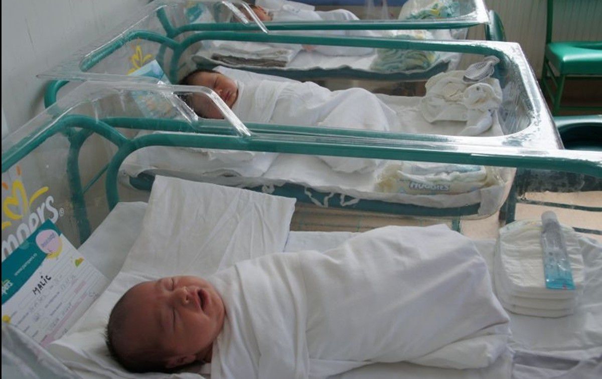 În orașele din Republica Moldova se nasc mai puțin copii decât la sate.