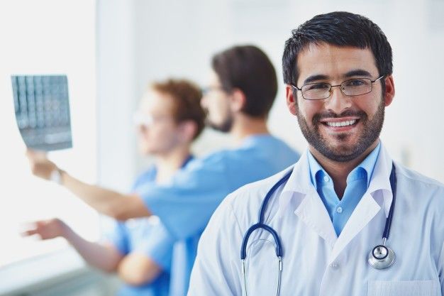 În spitalele raionale, medicii au salarii între 6000 și 8000 de lei. Foto: rtr.md
