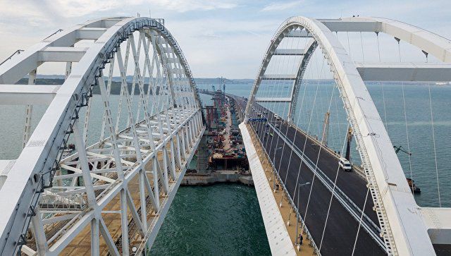 На Украине предложили забрать у России мост в Крым в качестве "контрибуции".
