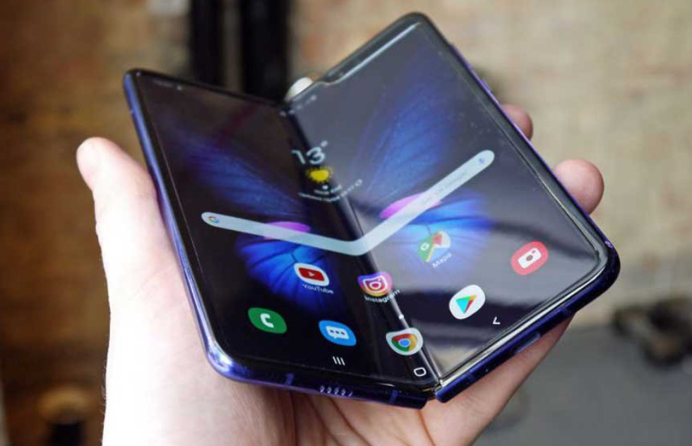 В Samsung временно отложили запуск гибкого Galaxy Fold.