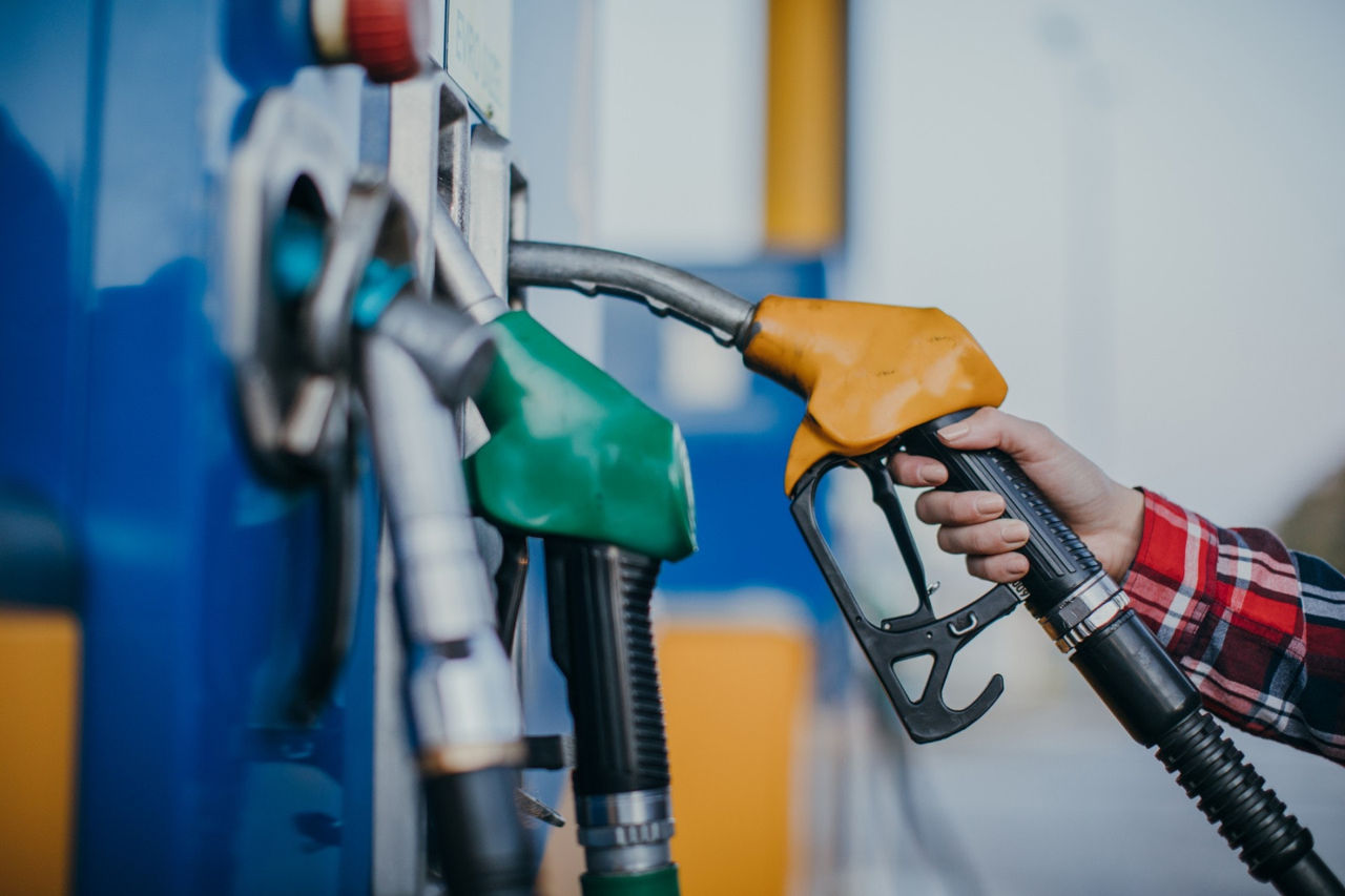 Autoritățile încep verificarea calității benzinei și motorinei pentru sezonul de iarnă.