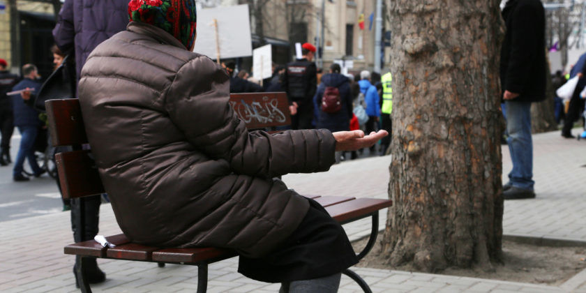 По мнению властей, законопроект позволит индексировать пенсии на 5.3% с 1 апреля.