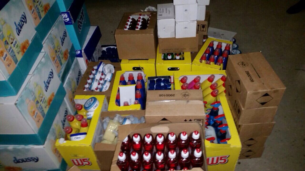 Produse chimice de uz casnic, reţinute de inspectorii vamali pe traseul Bălţi-Edineţ. Foto: gov.md