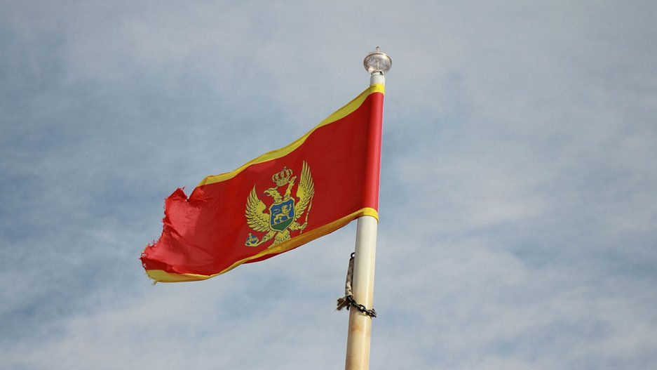 Заявка Черногории на вступление в ЕС оказалась под угрозой из-за противоречивой резолюции.