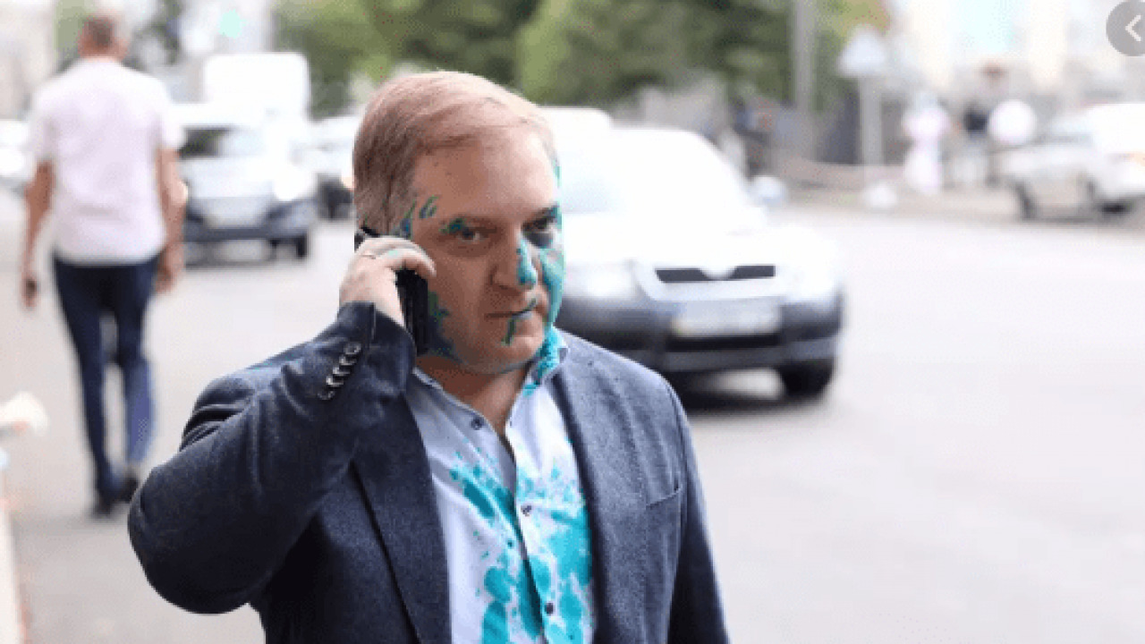 Депутата Верховной рады облили зелёнкой в Киеве.