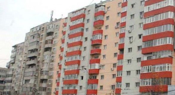 În Bucureşti există o adresă la care, cel puţin în acte, locuiesc nu mai puţin de 3.000 de oameni.