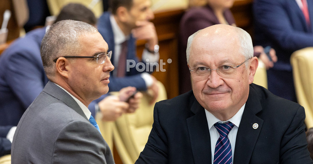 Alexandru Munteanu neagă zvonurile opoziției privind demisia Guvernului.
