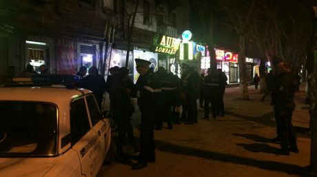 Hoții au spart un magazin de bijuterii din centrul orașului. Foto: publika.md