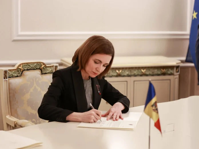 Санду подписала декрет о назначении Мунтяну на пост премьера Молдовы.