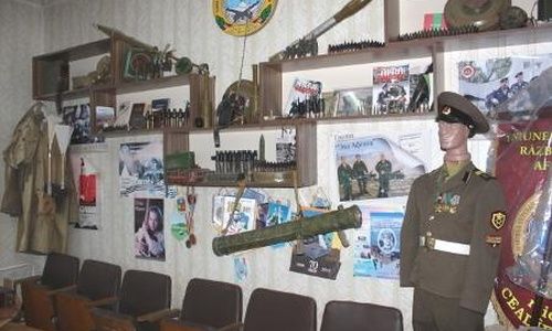 Выставка теперь действует в офисе местного Союза ветеранов войны в Афганистане.